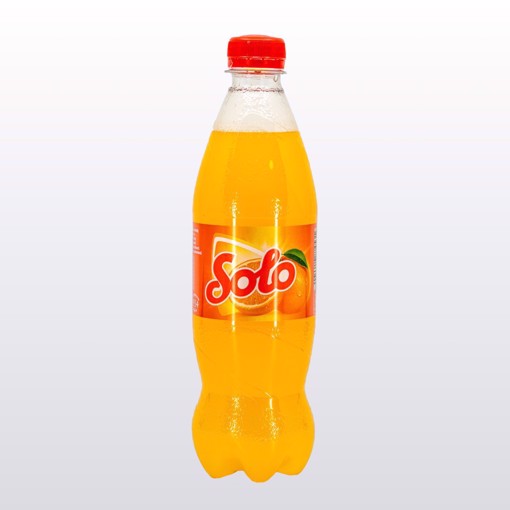 Bilde av en 0,5-liters flaske Solo – norsk appelsinbrus med frisk og fruktig smak.