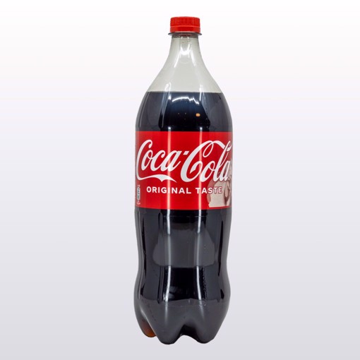 Bilde av en 1,5-liters flaske Coca-Cola – den klassiske og forfriskende brusen med sin unike smak, perfekt til mat og kos.