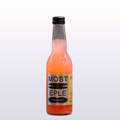 Bilde av en 0,33 liters flaske most eple fra Abildsø gård, laget av friske epler dyrket og presset på gården. En naturlig og bærekraftig eplemost med en god sak i bunn.