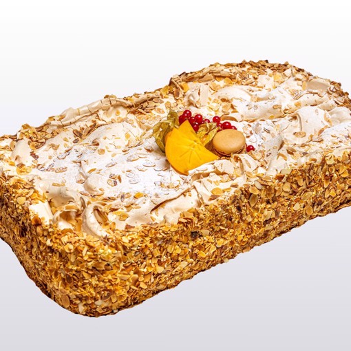 Bilde av Verdens beste 40 biter – den norske klassikeren Kvæfjordkake med marengs og vaniljekrem.