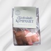 Marsipangris Liten dyppet i melk- og karamellsjokolade med «God Jul»-stempel på hvit bakgrunn